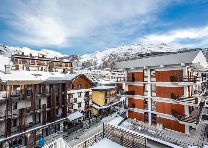 Gate - Main Street By Cervino View Experience